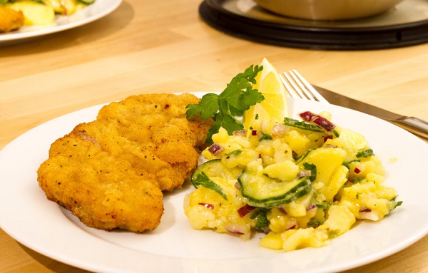 微信智慧食堂訂餐小程序應(yīng)該有些什么功能？ 